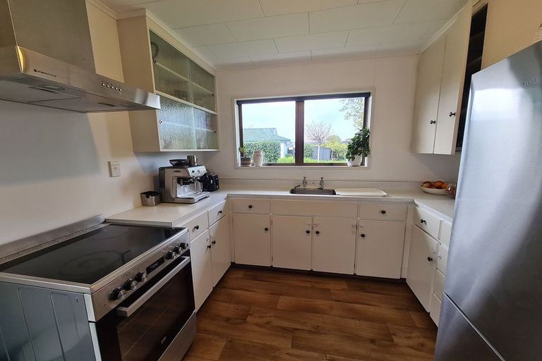 Photo of property in 32 Redwood Grove, Hokowhitu, Palmerston North, 4410