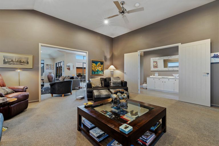 Photo of property in 16 Walnut Grove, Alexandra, 9320