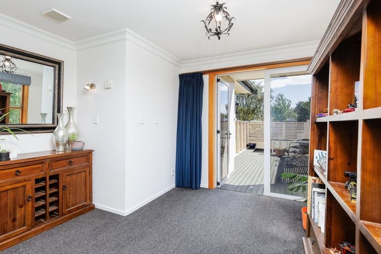 Photo of property in 35 Rhodes Street, Waimate, 7924