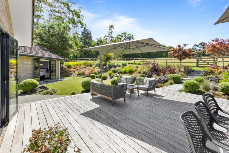 Photo of property in 100 Kauri Crescent, Waimauku, Kumeu, 0891