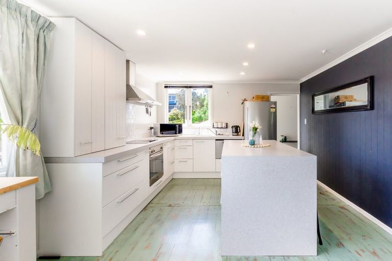 Photo of property in 290 Rosetta Road, Raumati Beach, Paraparaumu, 5032