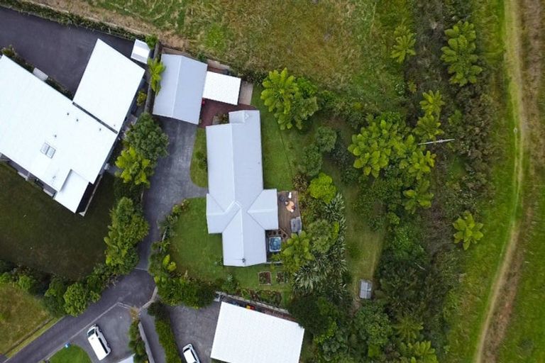 Photo of property in 5a Tui Grove, Oakura, 4314