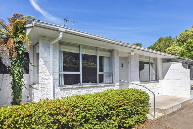 Photo of property in 3/98 Holly Road, St Albans, Christchurch, 8014