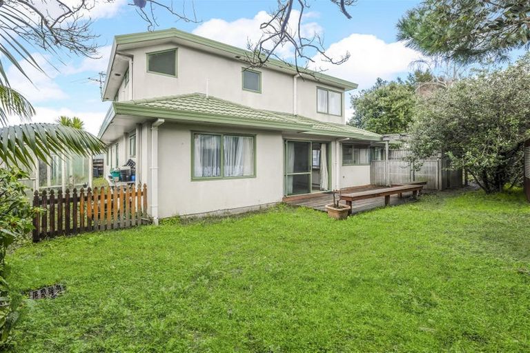 Photo of property in 5a Grimshaw Place, Henderson, Auckland, 0612