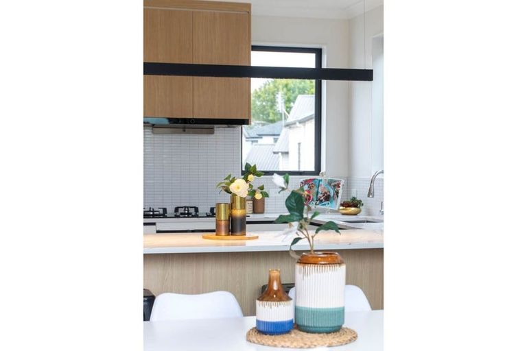 Photo of property in 5/31 Hill Crescent, New Lynn, Auckland, 0600