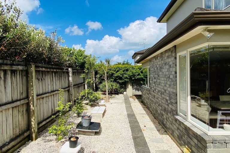 Photo of property in 25a Bluefin Way, West Harbour, Auckland, 0618