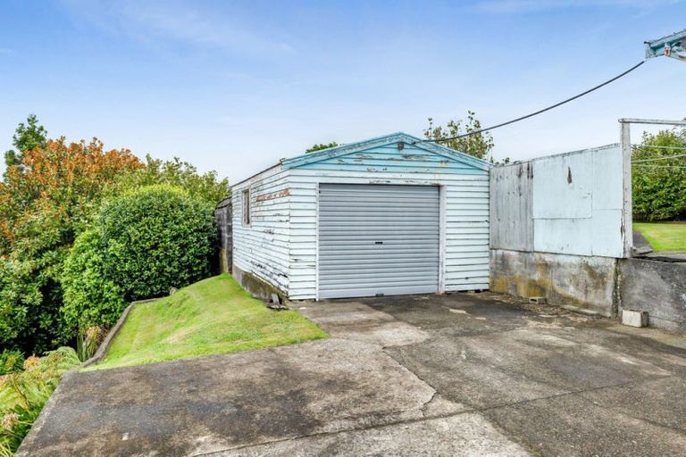 Photo of property in 79 Omata Road, Marfell, New Plymouth, 4310