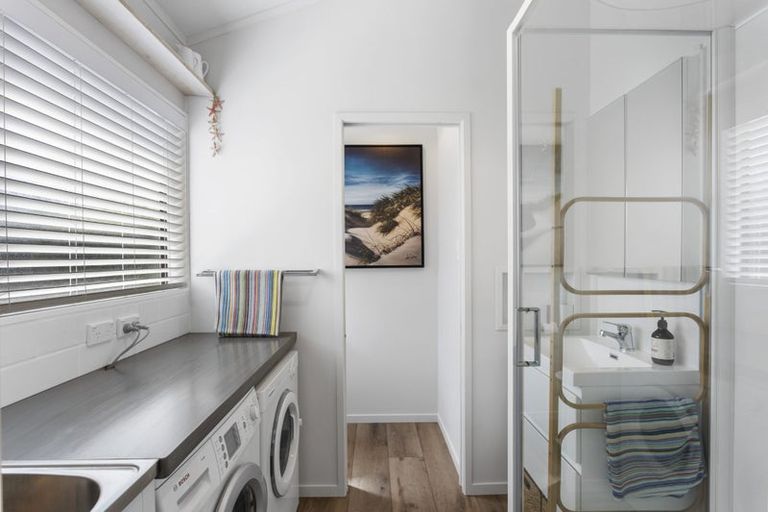 Photo of property in 36 Elliston Crescent, Stanmore Bay, Whangaparaoa, 0932