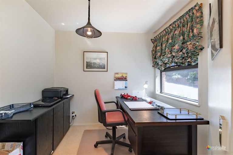 Photo of property in 104 Viewmont Drive, Harbour View, Lower Hutt, 5010