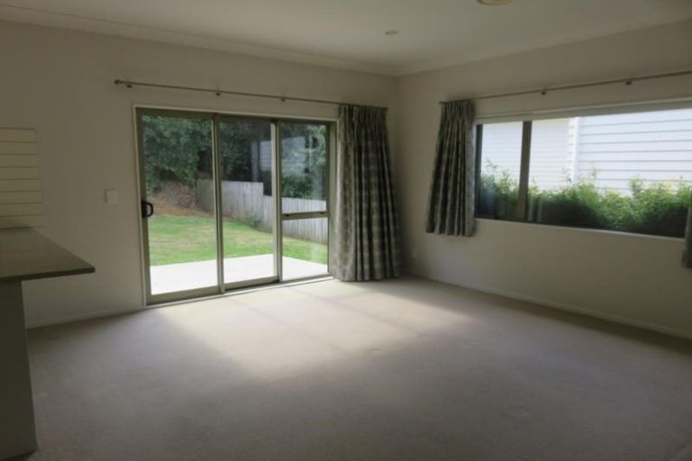 Photo of property in 15 Wantwood Grove, Churton Park, Wellington, 6037