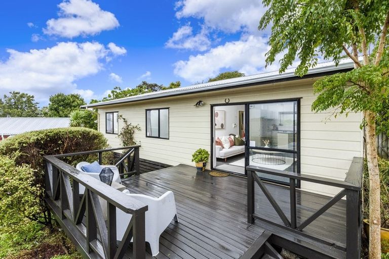 Photo of property in 2/23 Heathglen Place, Bayview, Auckland, 0629