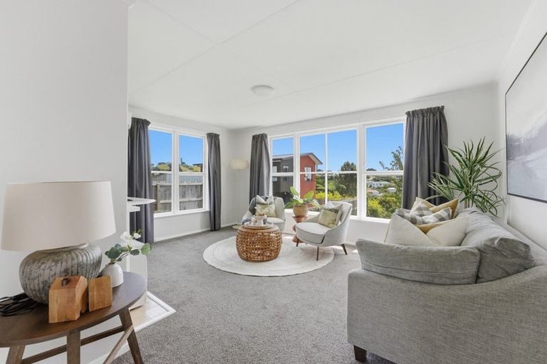 Photo of property in 19 Pukeori Street, Marfell, New Plymouth, 4310