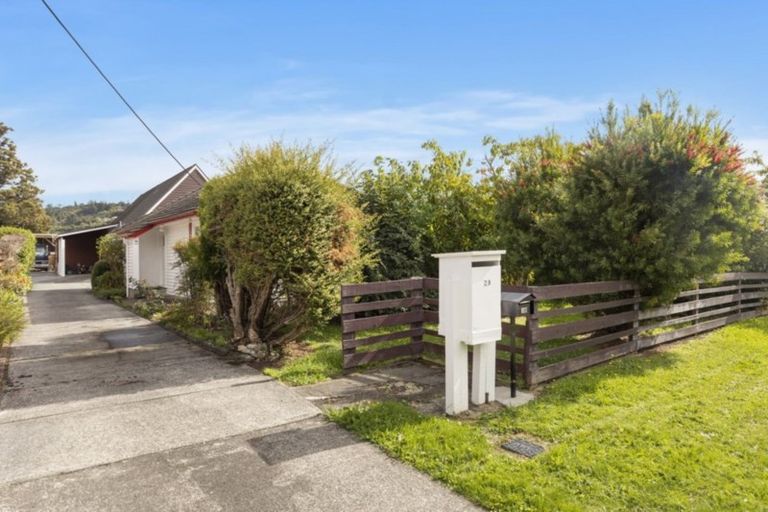 Photo of property in 28 Glen Road, Stokes Valley, Lower Hutt, 5019