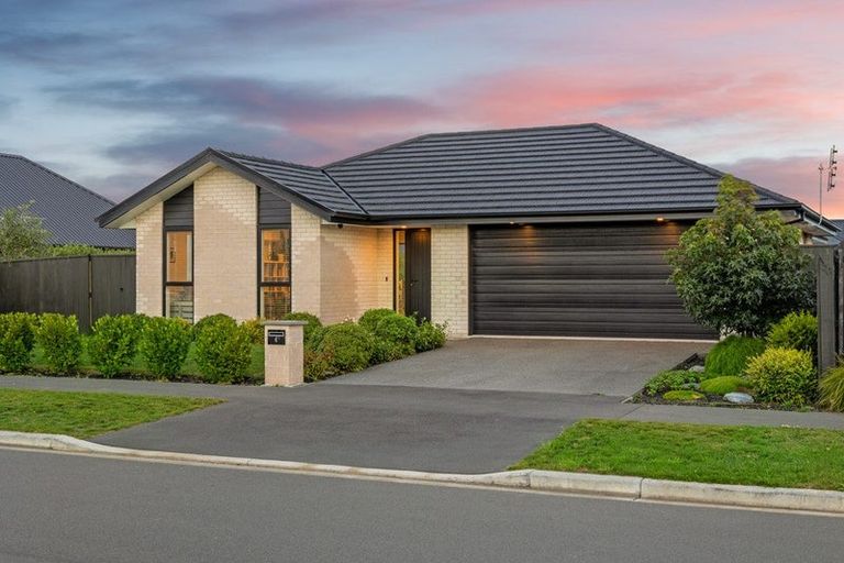 Photo of property in 4 Selfe Crescent, Burwood, Christchurch, 8083