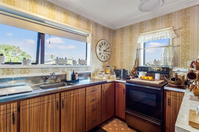 Photo of property in 65 Florence Avenue, Orewa, 0931