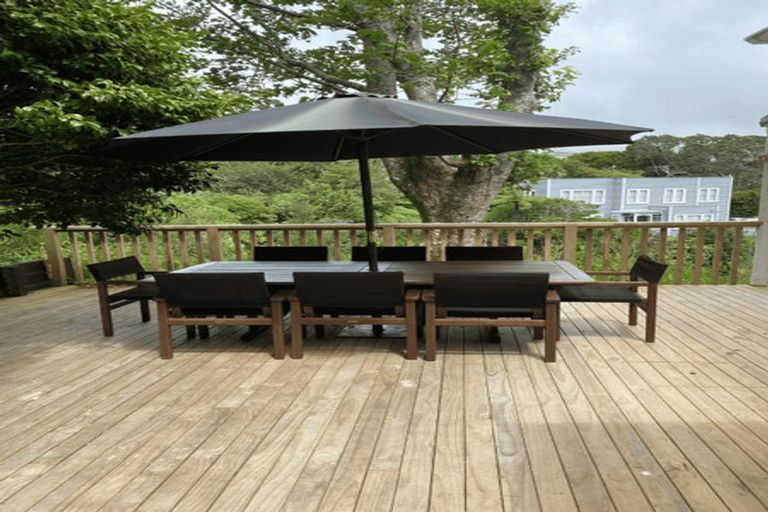 Photo of property in 26 West Road, Northland, Wellington, 6012