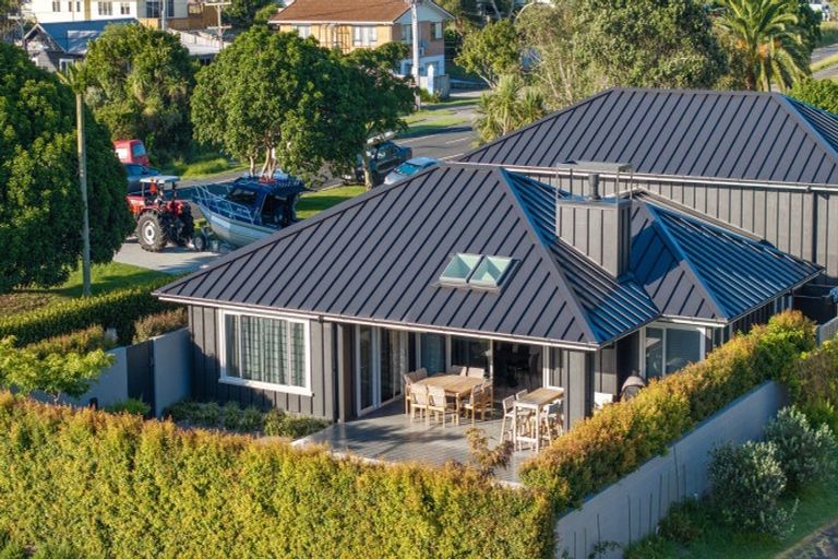 Photo of property in 32 Wallis Street, Raglan, 3225