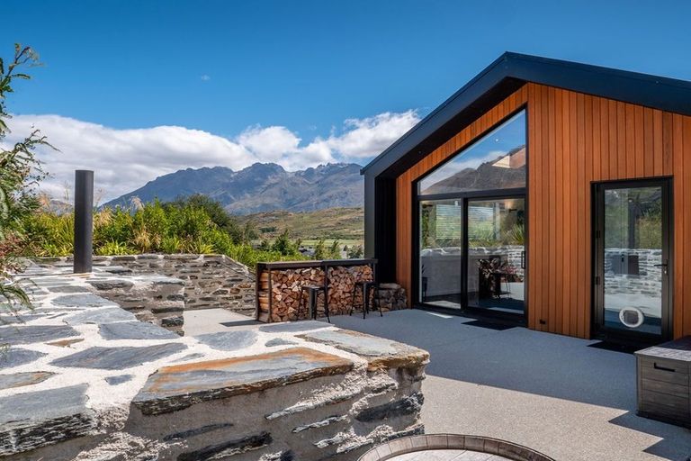 Photo of property in 7b Rannoch Drive, Jacks Point, Queenstown, 9371