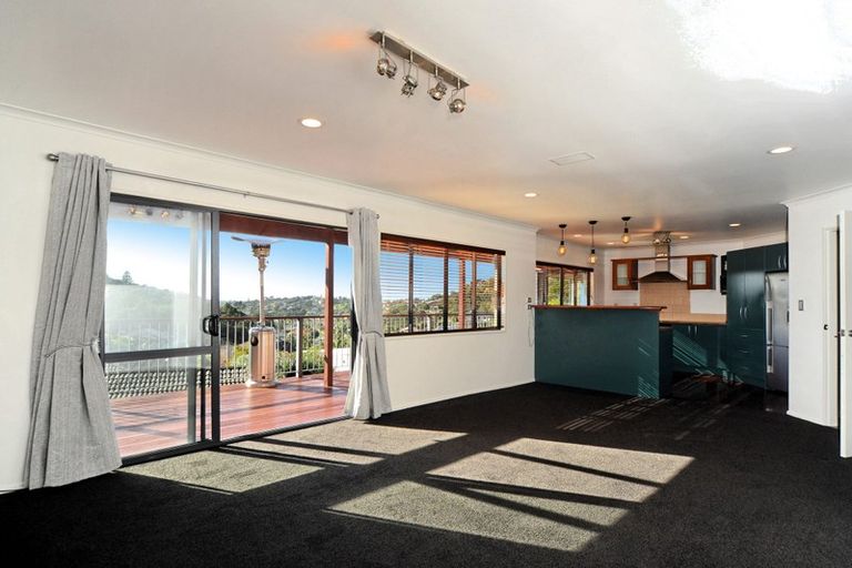 Photo of property in 7 Glenreagh Place, Torbay, Auckland, 0630