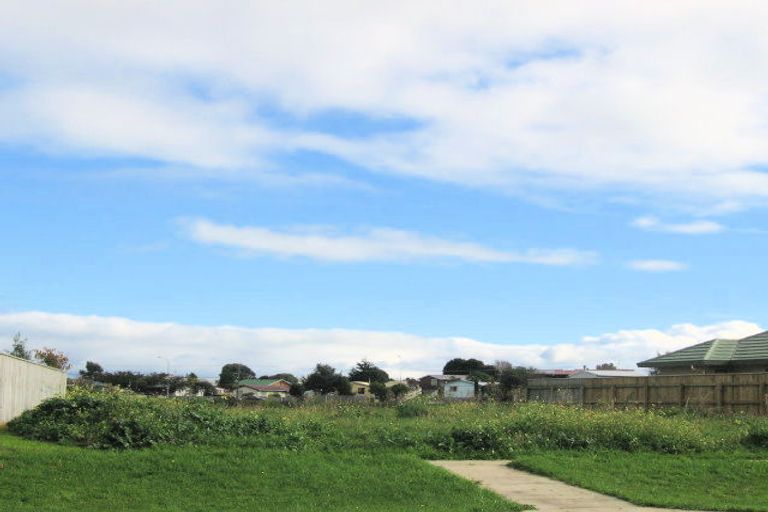 Photo of property in 69 Awatea Avenue, Paraparaumu, 5032