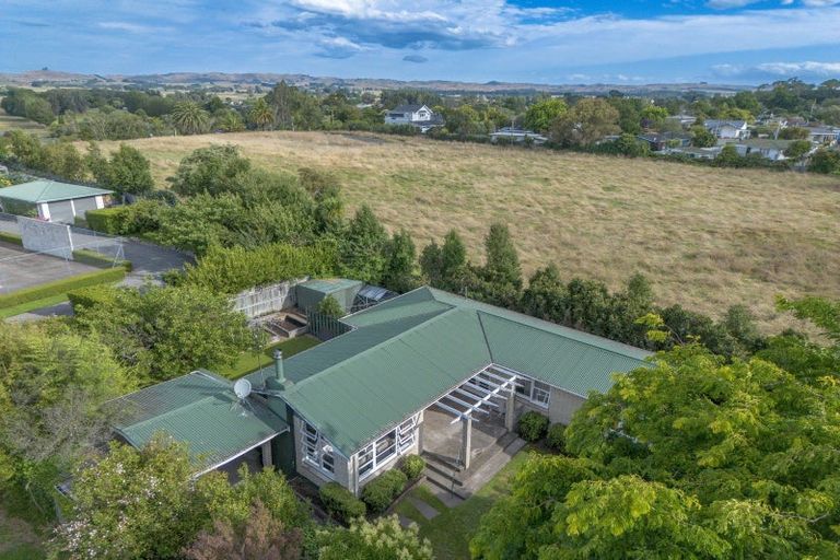 Photo of property in 6 Cobham Crescent, Waipukurau, 4200