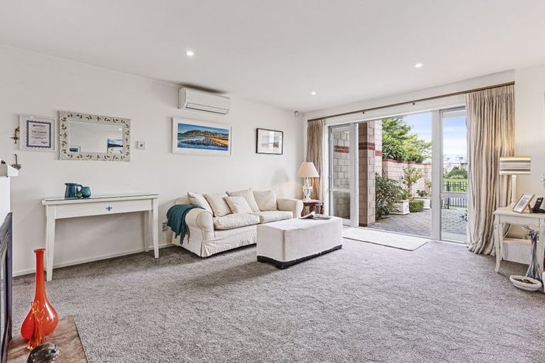 Photo of property in 10 Waterford Avenue, Northwood, Christchurch, 8051