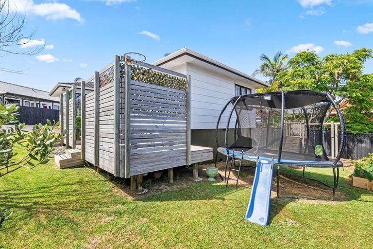 Photo of property in 2/4 Leven Lane, Totara Heights, Auckland, 2105