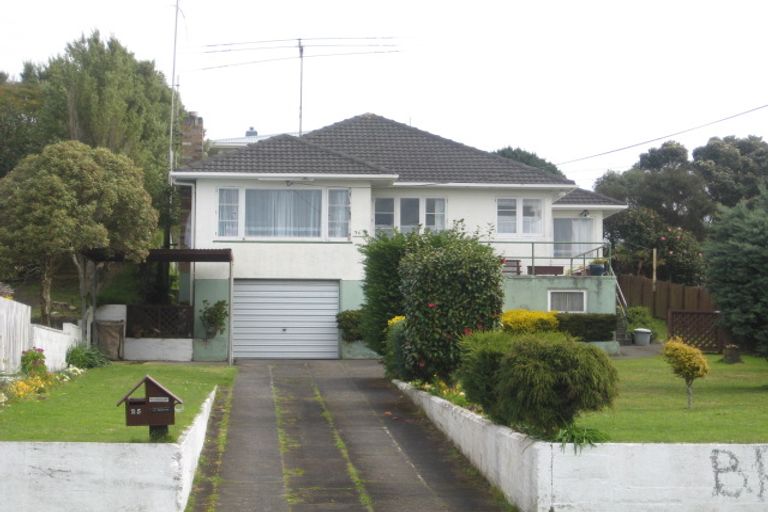 Photo of property in 25 Paritutu Road, Spotswood, New Plymouth, 4310