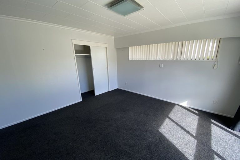 Photo of property in 5 Carbine Court, Awapuni, Palmerston North, 4412
