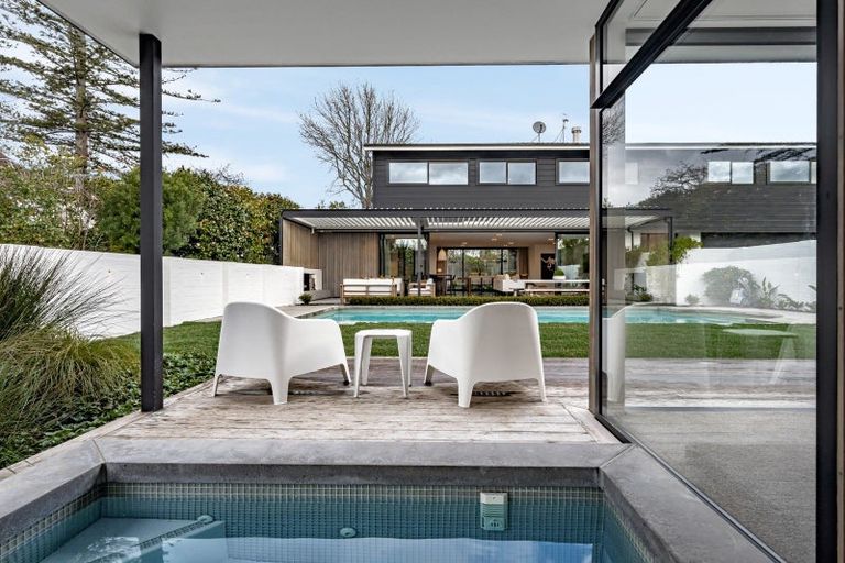 Photo of property in 106a Godden Crescent, Mission Bay, Auckland, 1071