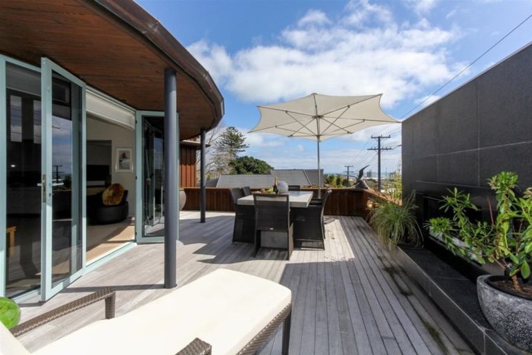 Photo of property in 48a Cameron Street, New Plymouth, 4310