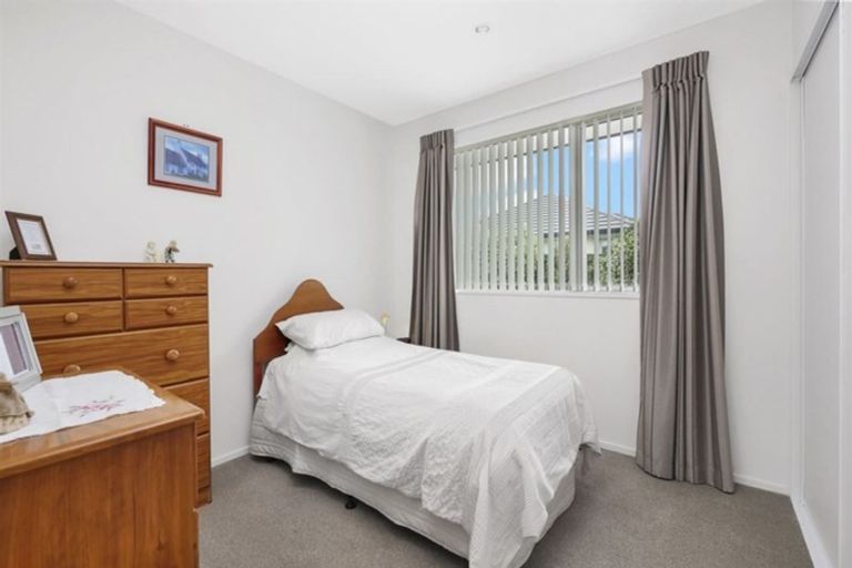 Photo of property in 11 Rue De La Mare, Parklands, Christchurch, 8083