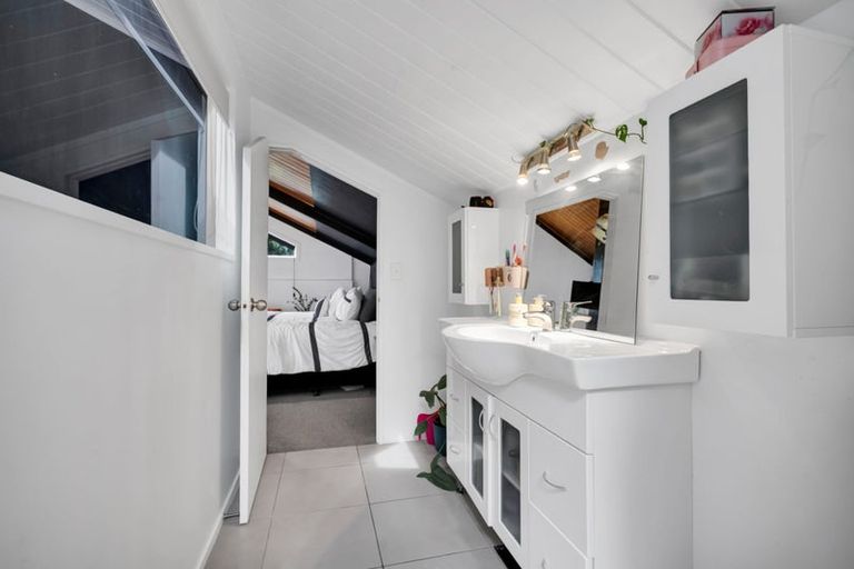 Photo of property in 330 Kelly Road, Lepperton, New Plymouth, 4373