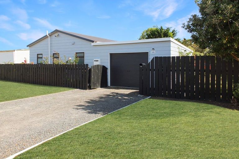 Photo of property in 8b Te Awa Street, Foxton Beach, Foxton, 4815
