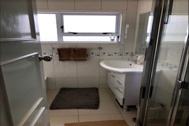 Photo of property in 3 Larne Avenue, Pakuranga Heights, Auckland, 2010