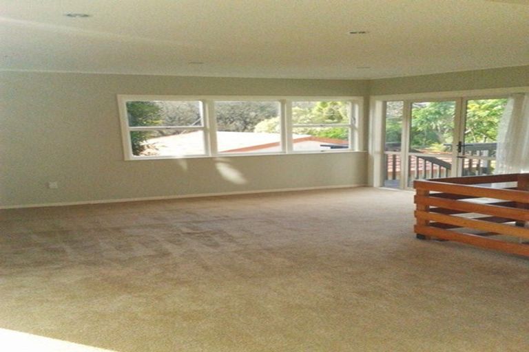 Photo of property in 2/15 Aorangi Place, Birkenhead, Auckland, 0626