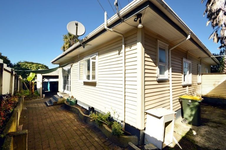 Photo of property in 5 Beatty Avenue, Manurewa, Auckland, 2102