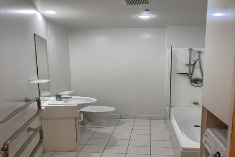 Photo of property in Terrace Garden Apartments, 8e/120 The Terrace, Wellington Central, Wellington, 6011