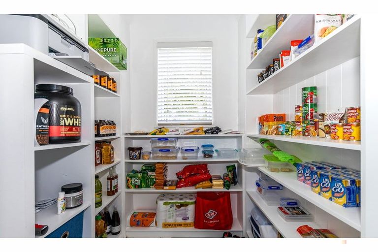 Photo of property in 43 Rhodes Street, Waimate, 7924