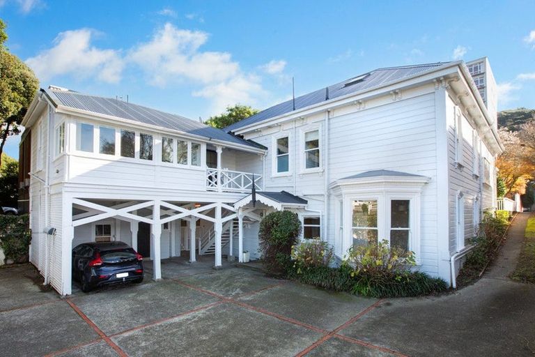 Photo of property in 13 Tinakori Road, Thorndon, Wellington, 6011