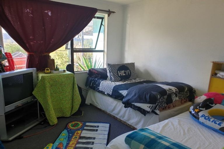 Photo of property in 16 Whiteman Road, Kawakawa, 0210