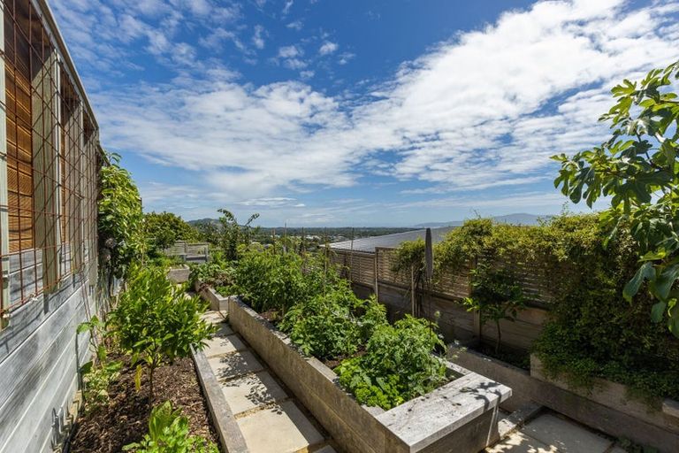 Photo of property in 76 Kotare Street, Waikanae, 5036