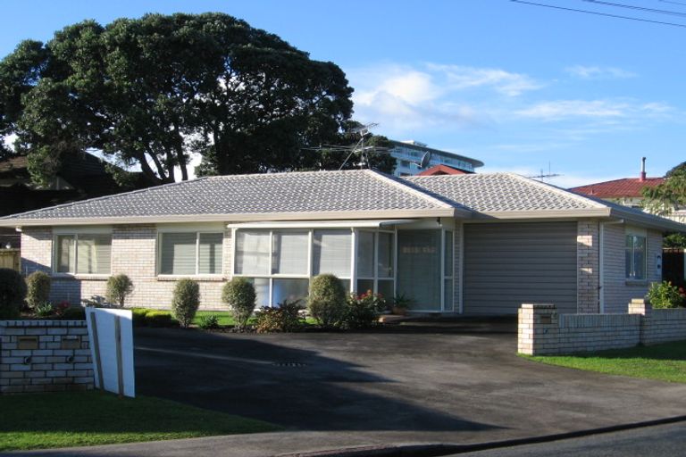 Photo of property in 2/2 Doment Crescent, Orewa, 0931