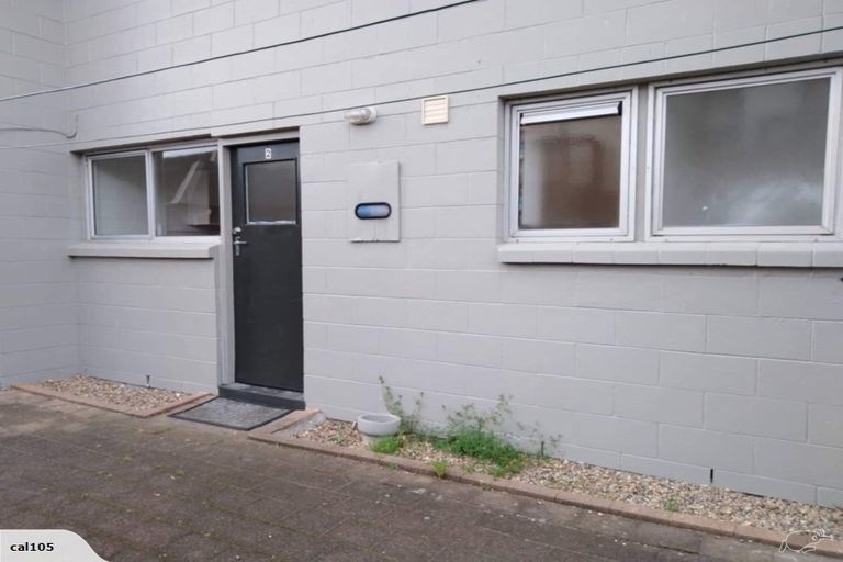 Photo of property in 2/3 Tralee Place, Hillcrest, Hamilton, 3216