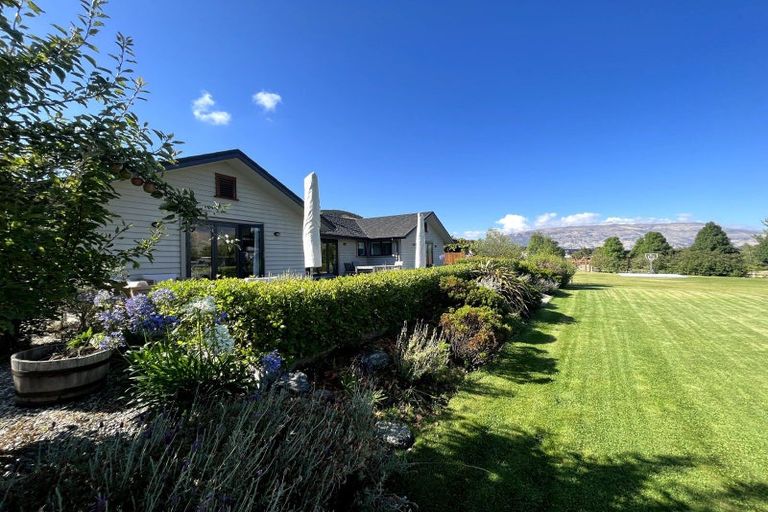 Photo of property in 11 Bevan Place, Wanaka, 9305