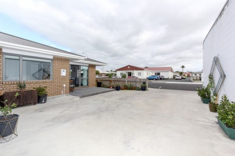 Photo of property in 1/6 Warre Street, Waitara, 4320
