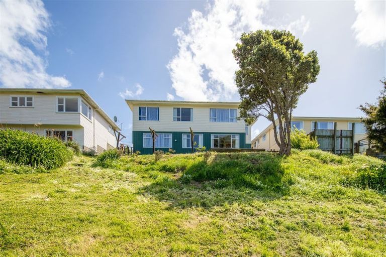 Photo of property in 52 Saint Johns Terrace, Tawa, Wellington, 5028