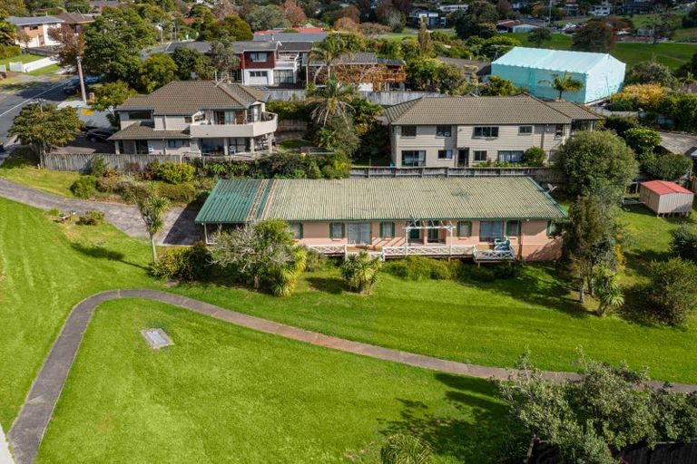 Photo of property in 55 Glencoe Road, Browns Bay, Auckland, 0630
