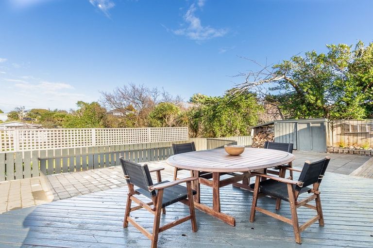 Photo of property in 15 Kaka Road, Raumati Beach, Paraparaumu, 5032