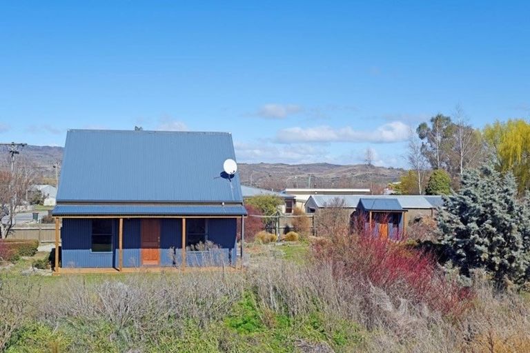 Photo of property in 13 Plunket Street, Omakau, 9376